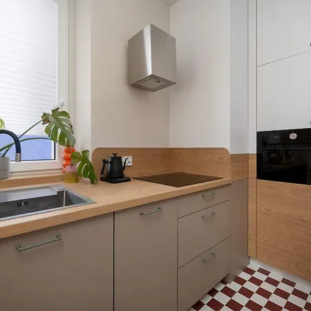 公寓 Unique Close To The Center With Balcony By Renters