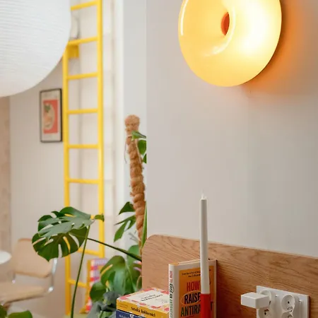 Unique Close To The Center With Balcony By Renters Apartment *